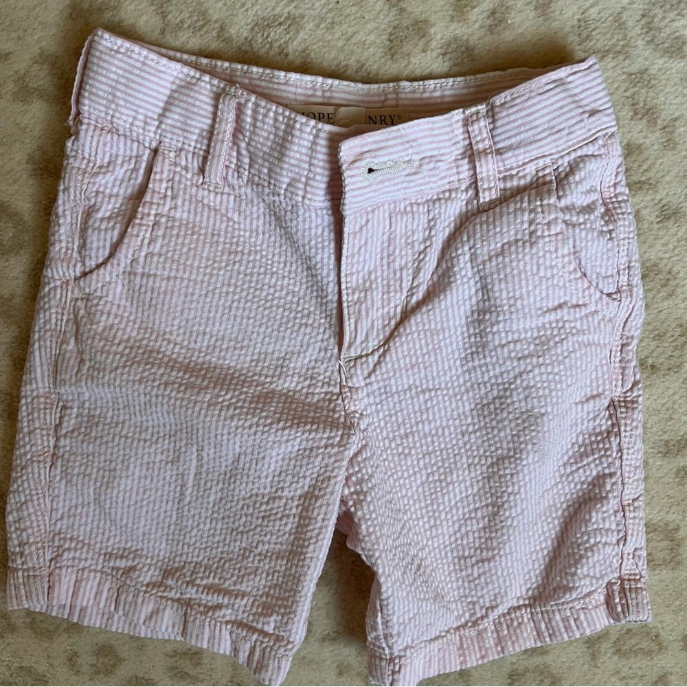 Little boy pink sear sucker shorts (size 3T)